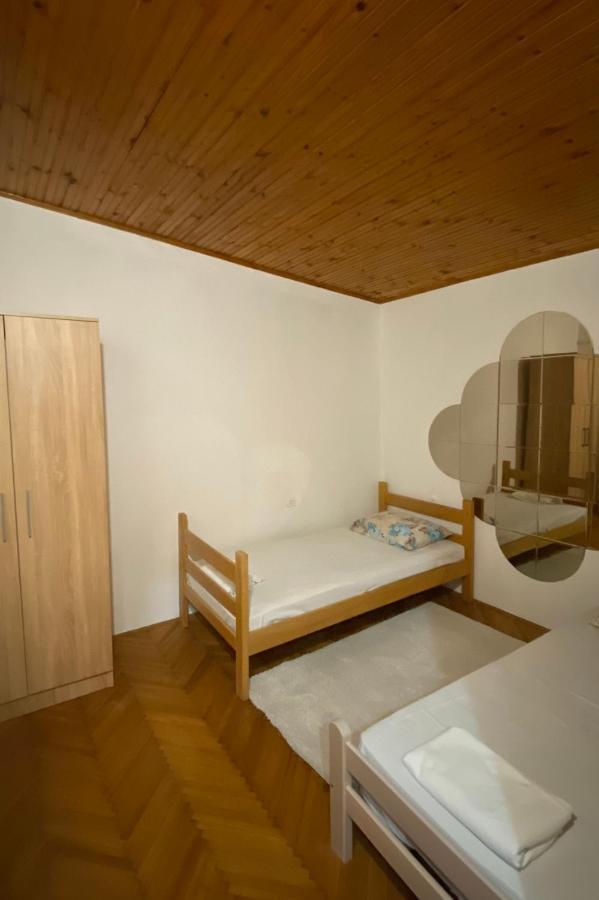 Stan Marko Podgorica Bagian luar foto